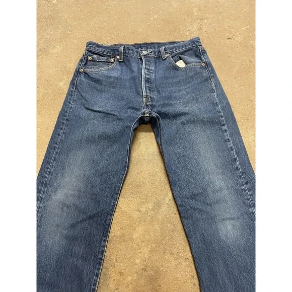 Levis 501 Jeans Mens 35x31 Medium Wash Blue Straight Leg Button Fly Distressed - Picture 4 of 16